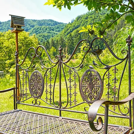 Emerald Bell - Smaragdni Zvonček Alpstuga