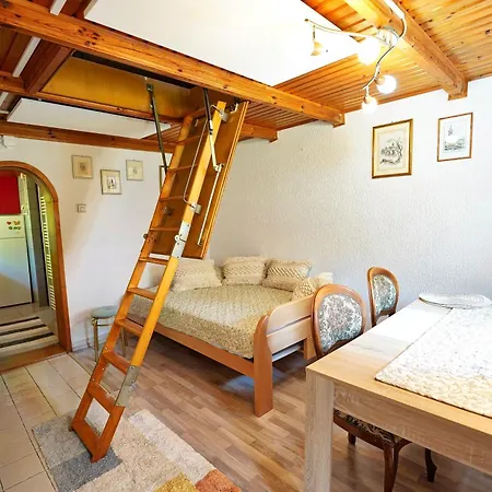 Emerald Bell - Smaragdni Zvoncek Gomilsko