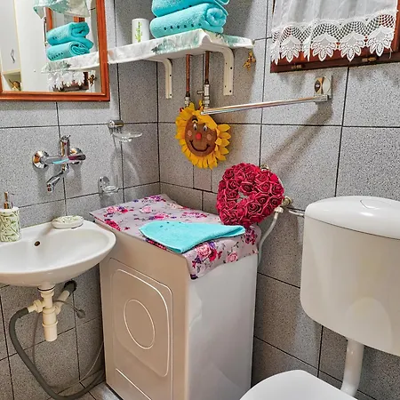 Emerald Bell - Smaragdni Zvonček Alpstuga *