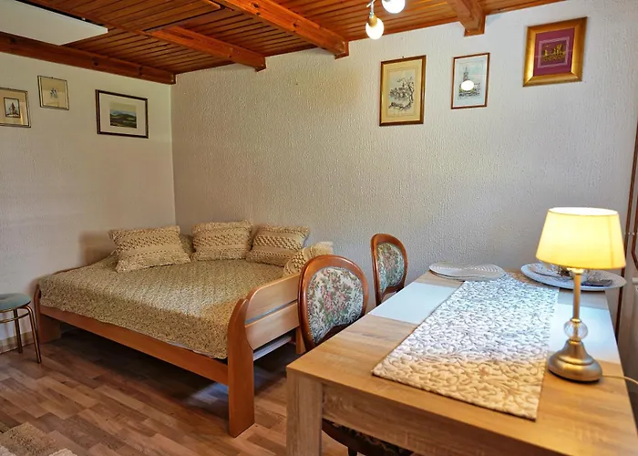 Emerald Bell - Smaragdni Zvoncek Alpesi faház